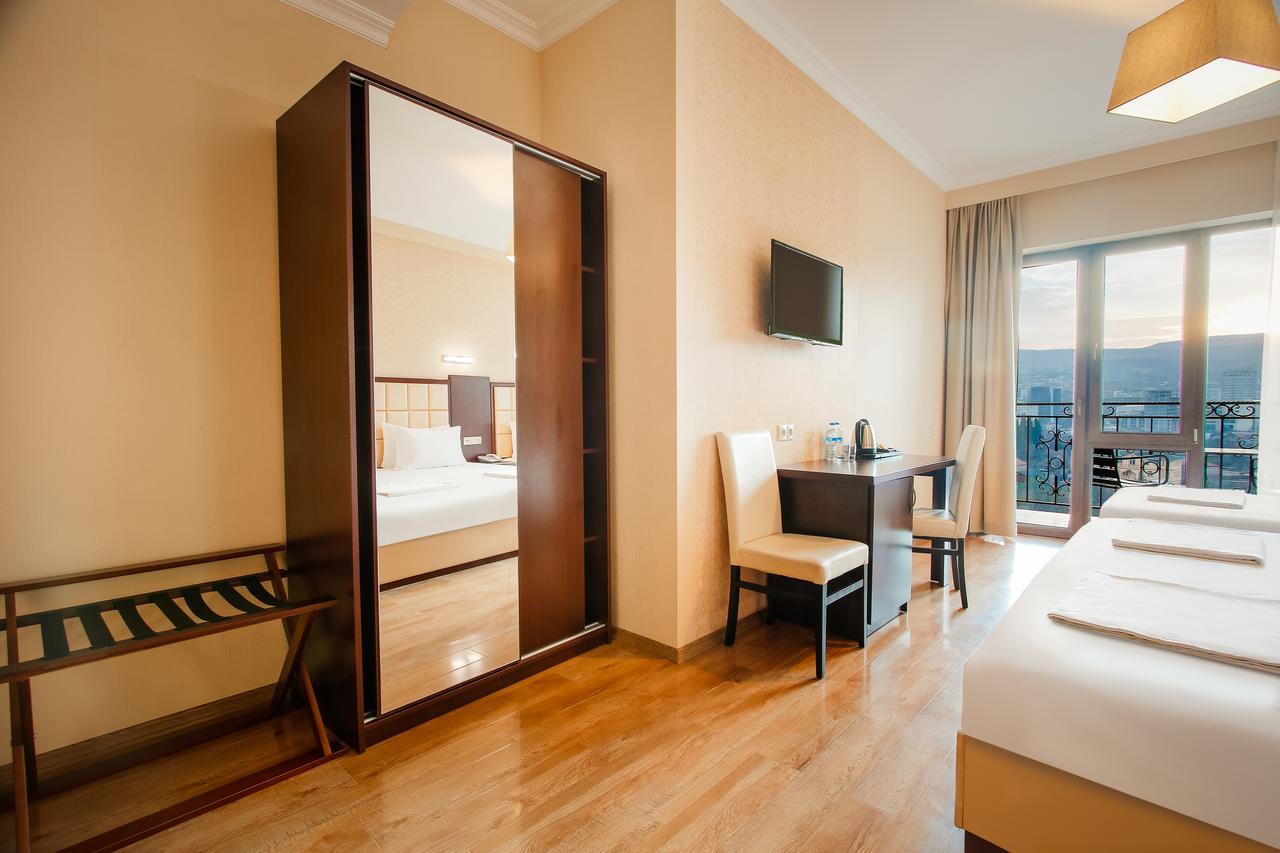 Gtm Plaza Hotel Tbilisi Eksteriør billede